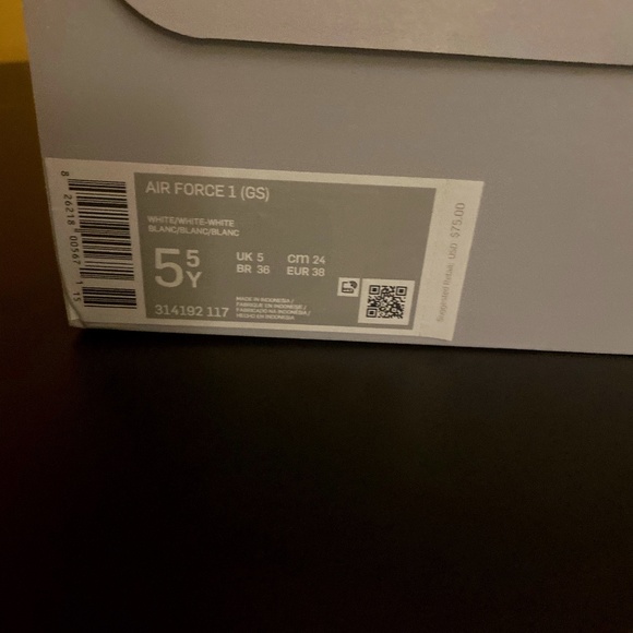Air force 1's - Picture 1 of 5
